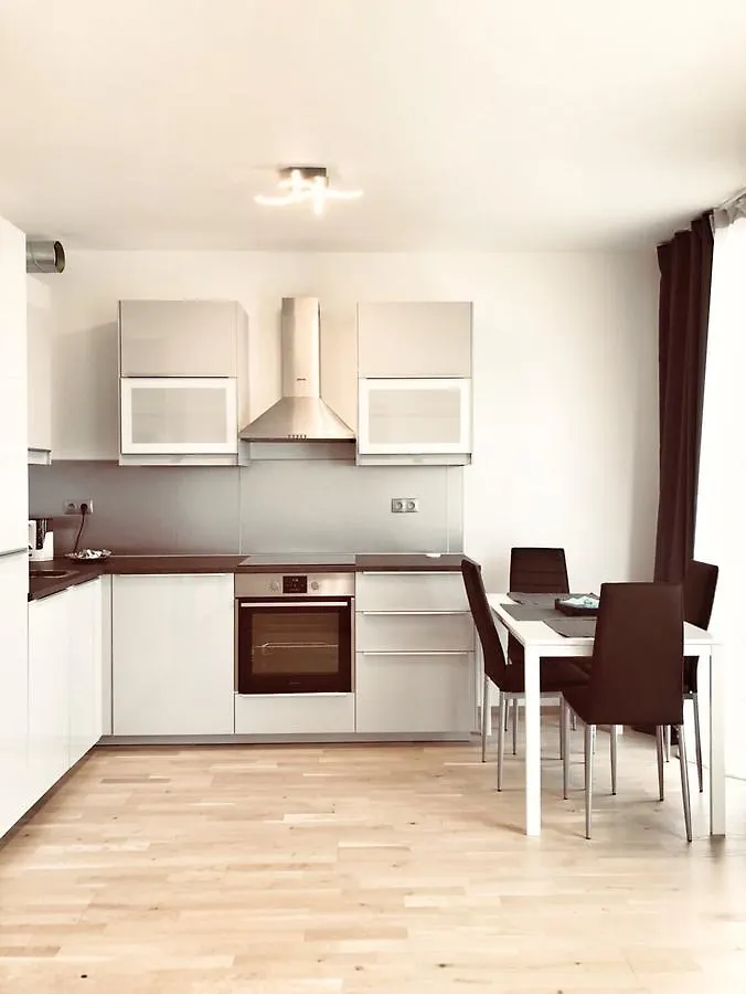 Luxury Riverside By Refa Group Apartment Prague